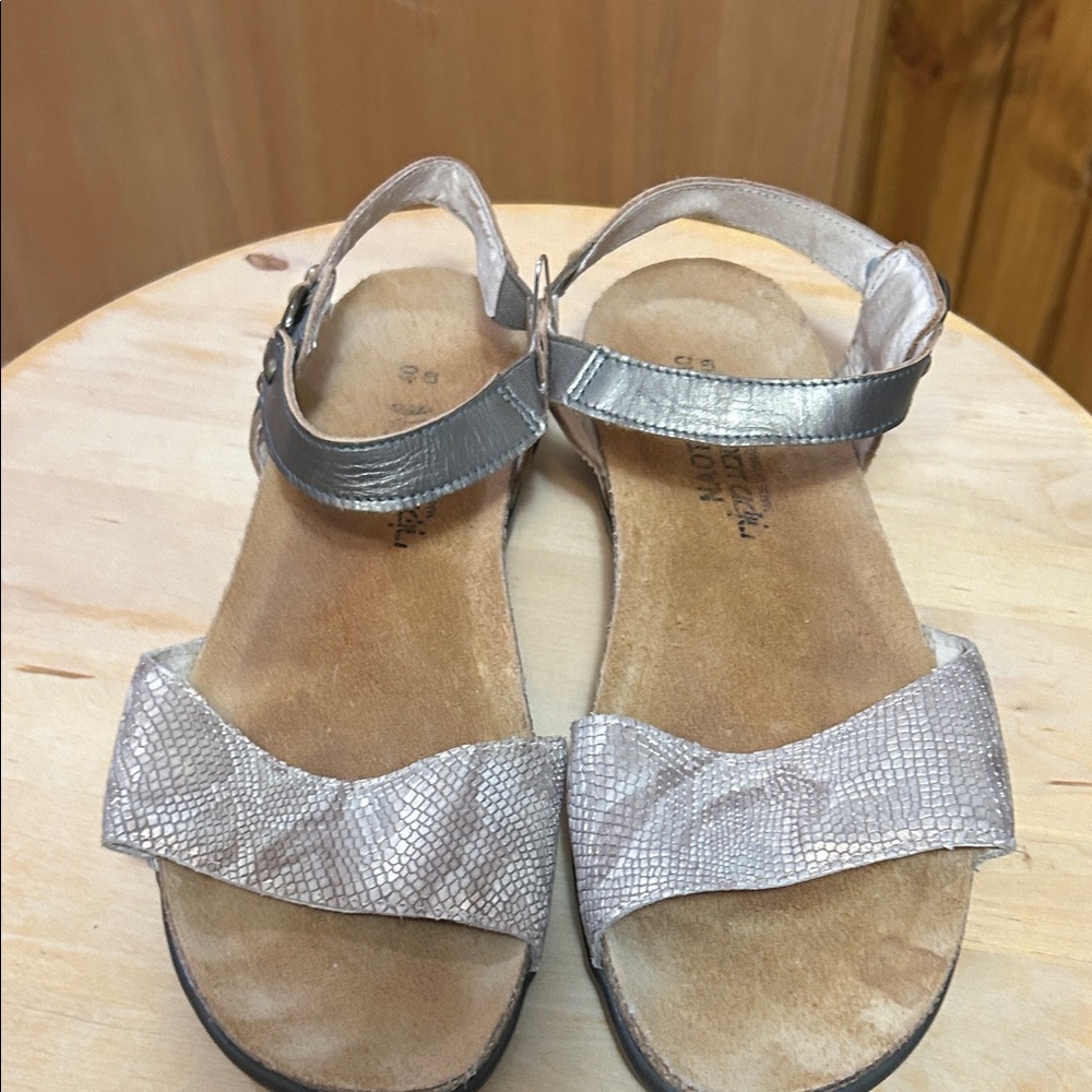 Naot Textured Tan and Gray Sandals